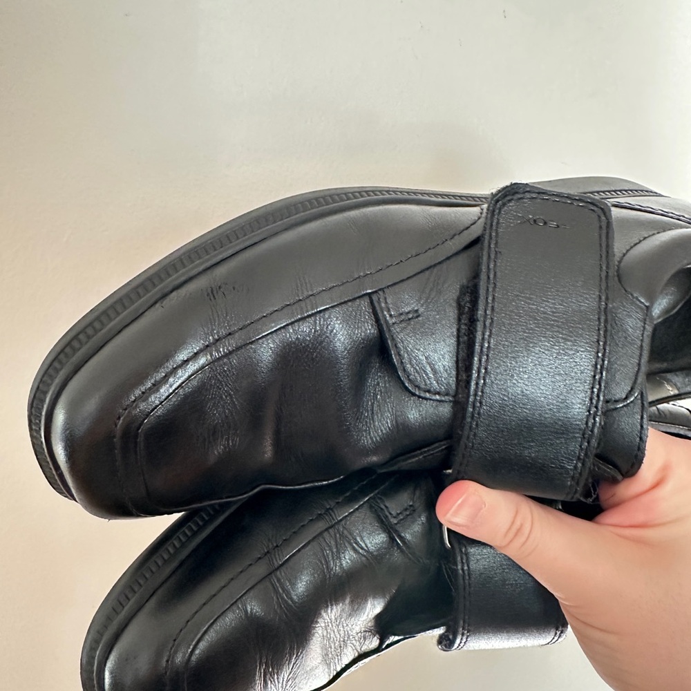 Geox Women's Black Leather Loafers - Picture 8 of 14